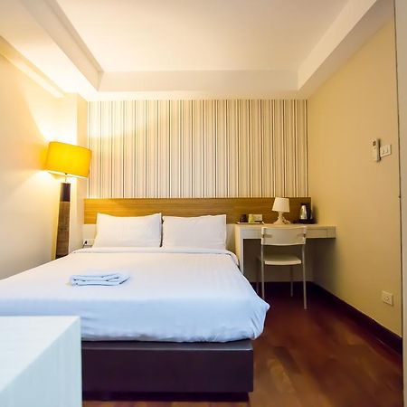 Snooze Hotel Thonglor Банкок Екстериор снимка