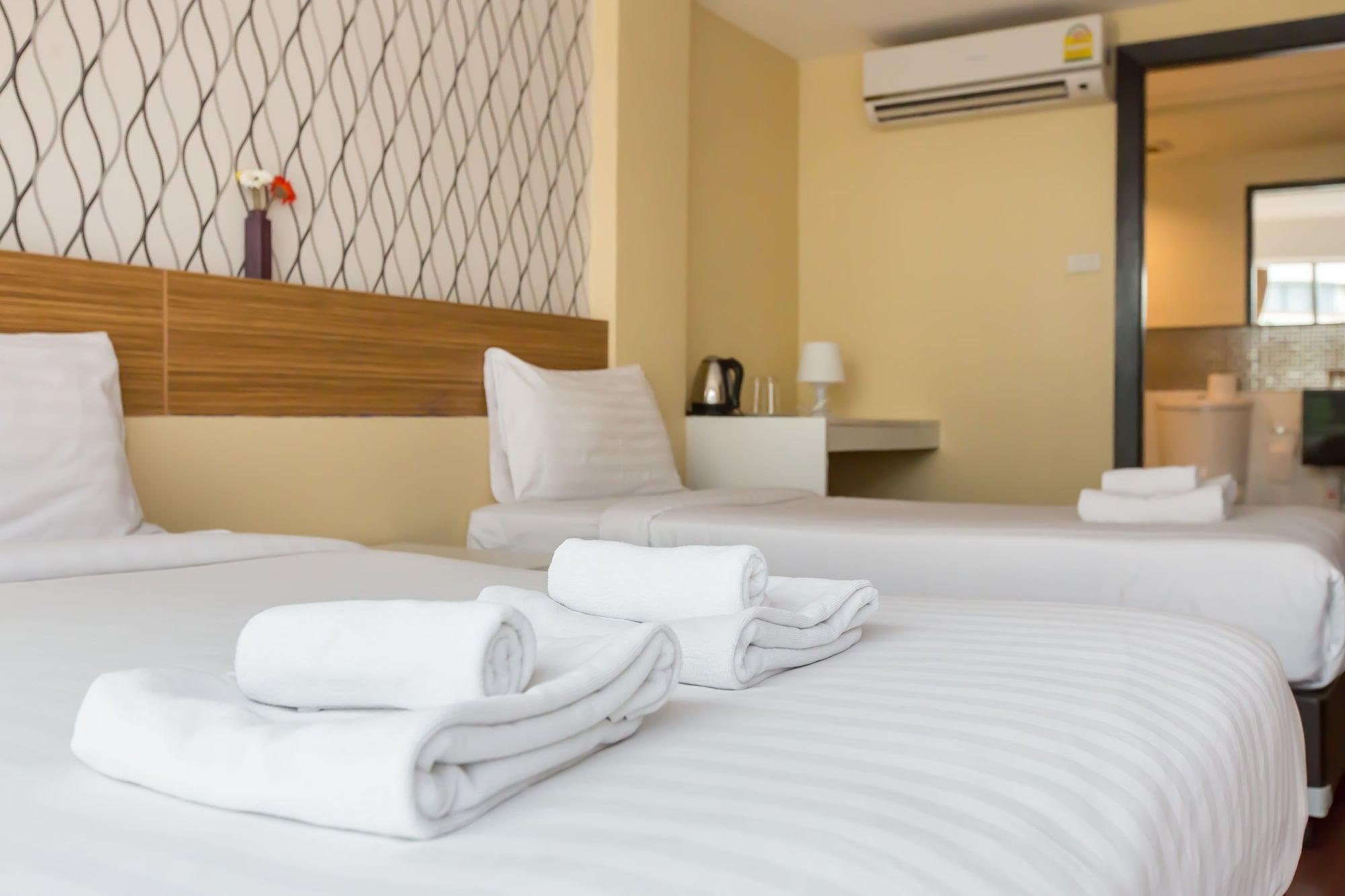 Snooze Hotel Thonglor Банкок Екстериор снимка