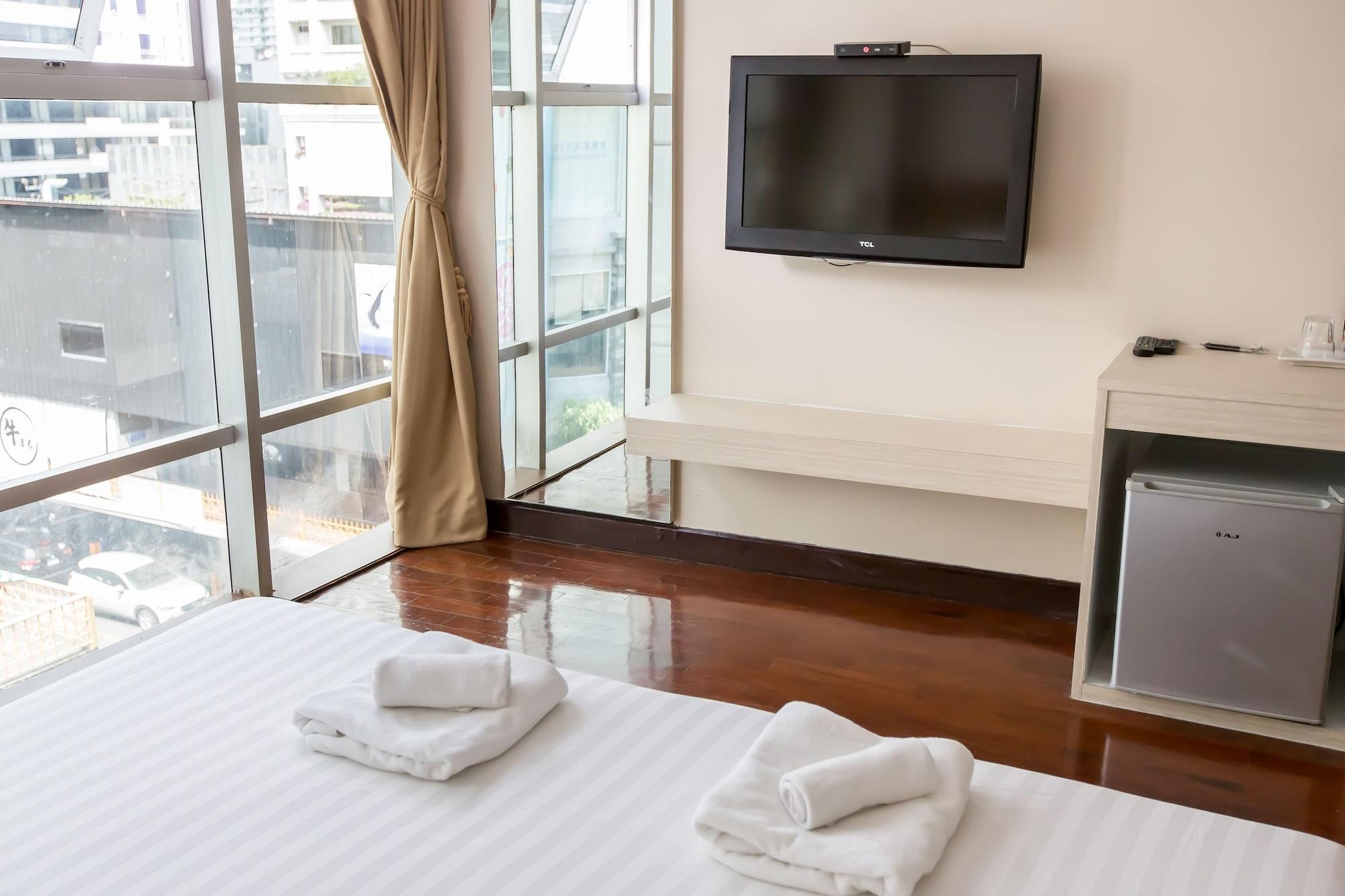 Snooze Hotel Thonglor Банкок Екстериор снимка