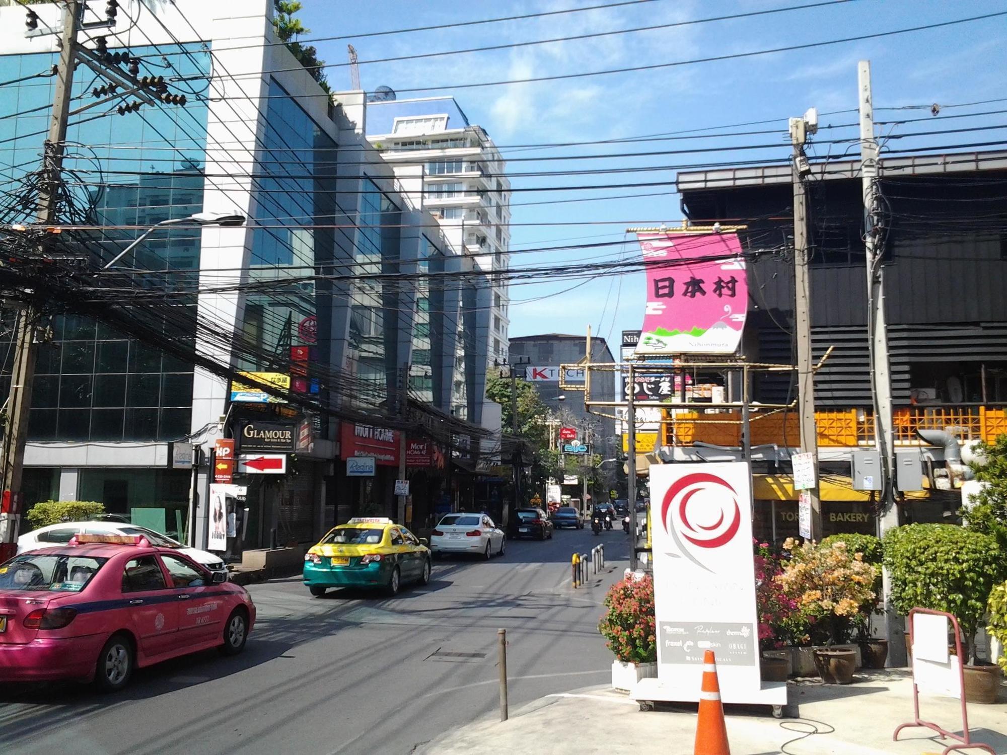 Snooze Hotel Thonglor Банкок Екстериор снимка