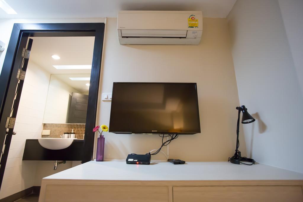 Snooze Hotel Thonglor Банкок Екстериор снимка