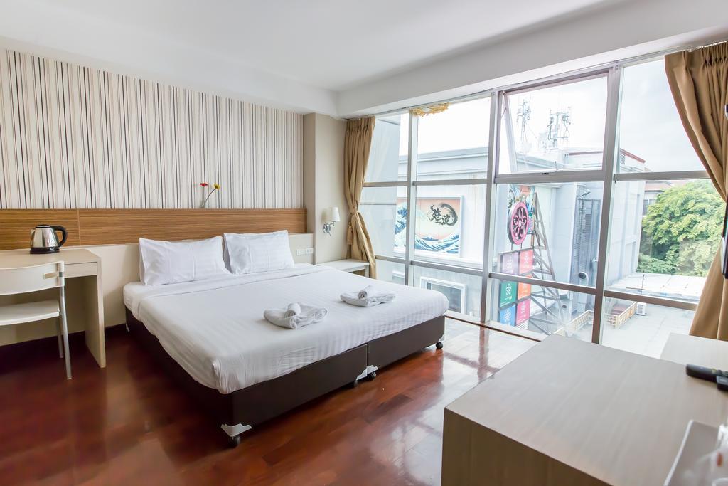 Snooze Hotel Thonglor Банкок Екстериор снимка