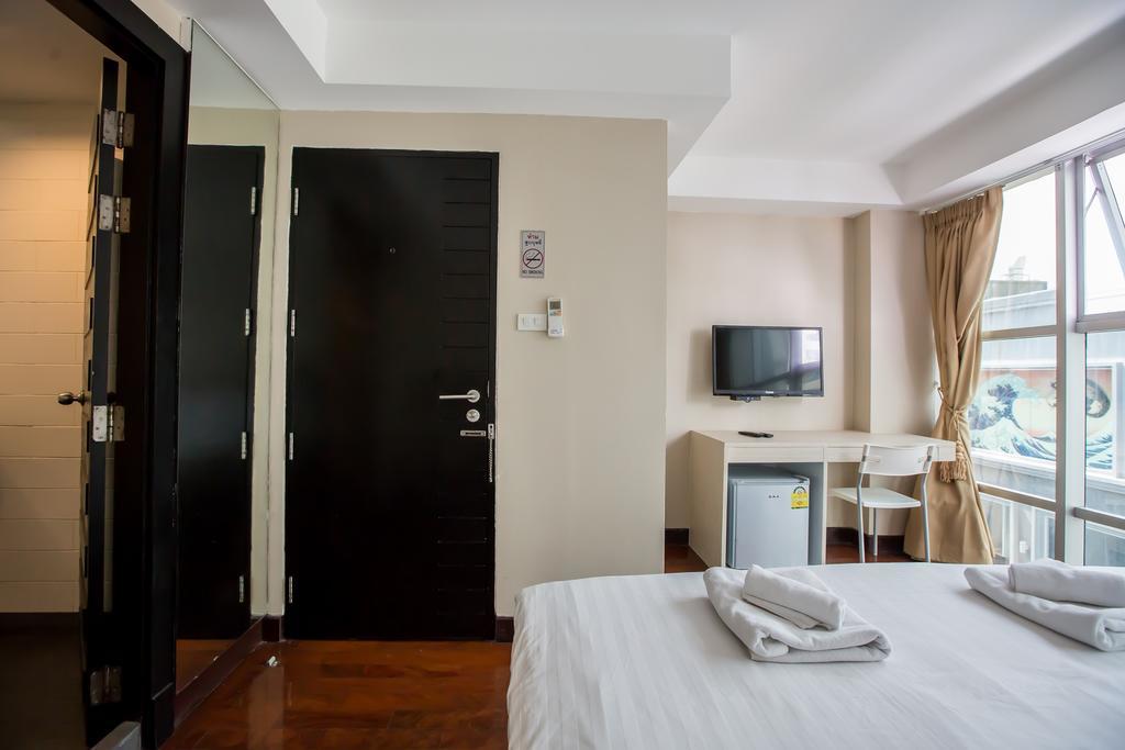 Snooze Hotel Thonglor Банкок Екстериор снимка