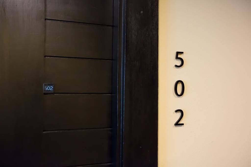 Snooze Hotel Thonglor Банкок Екстериор снимка