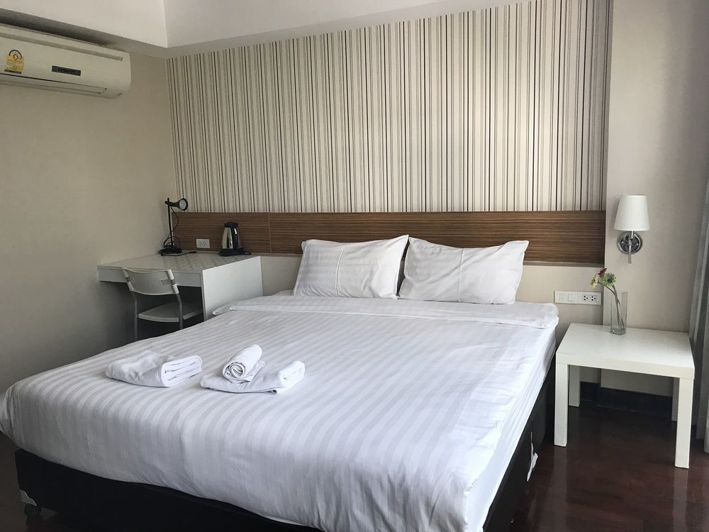 Snooze Hotel Thonglor Банкок Екстериор снимка