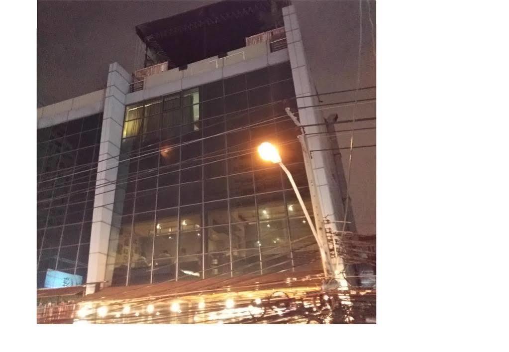Snooze Hotel Thonglor Банкок Екстериор снимка