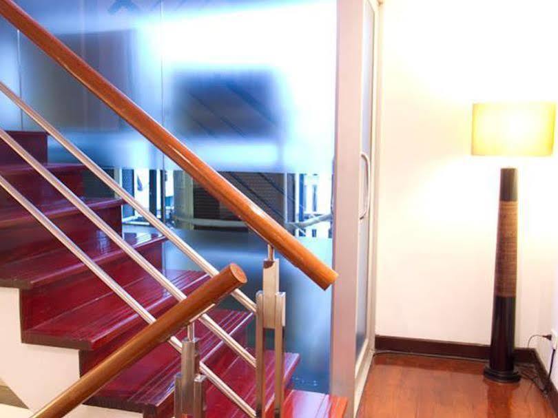Snooze Hotel Thonglor Банкок Екстериор снимка