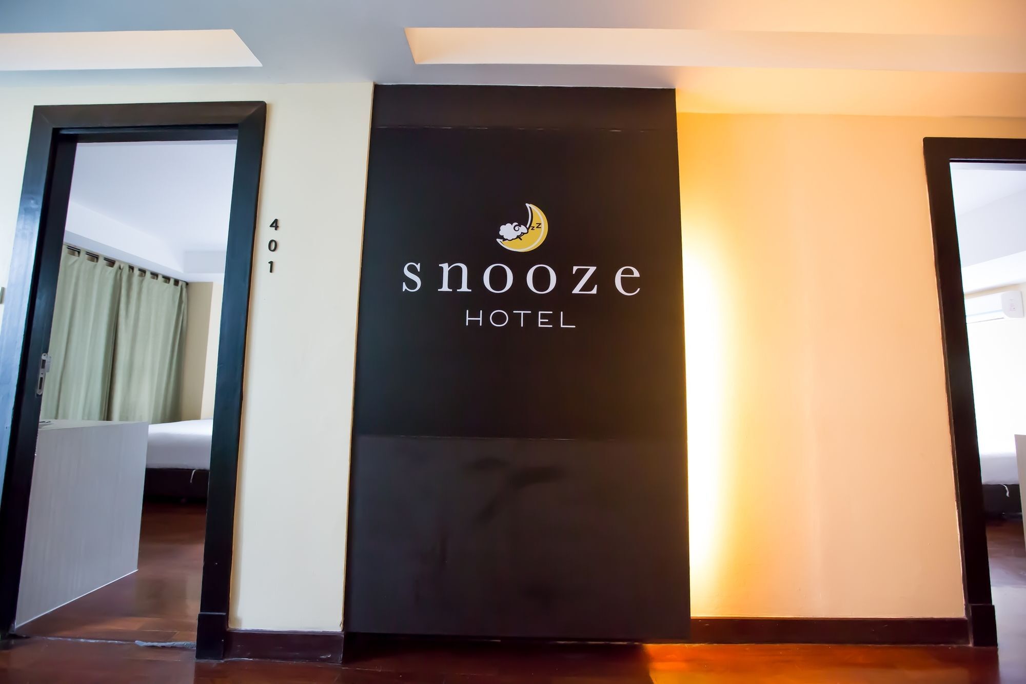 Snooze Hotel Thonglor Банкок Екстериор снимка